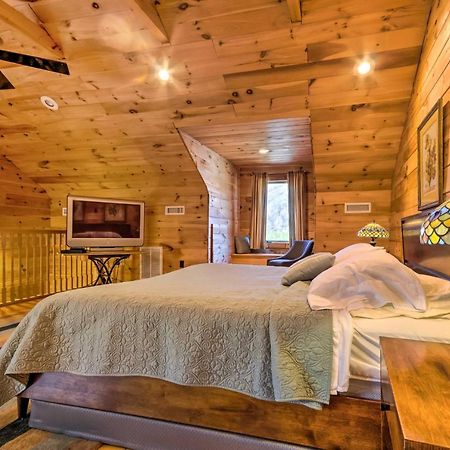 Вилла The Cabin At Marys Place With Deck And Mtn Views! Мегги-Вэлли Экстерьер фото